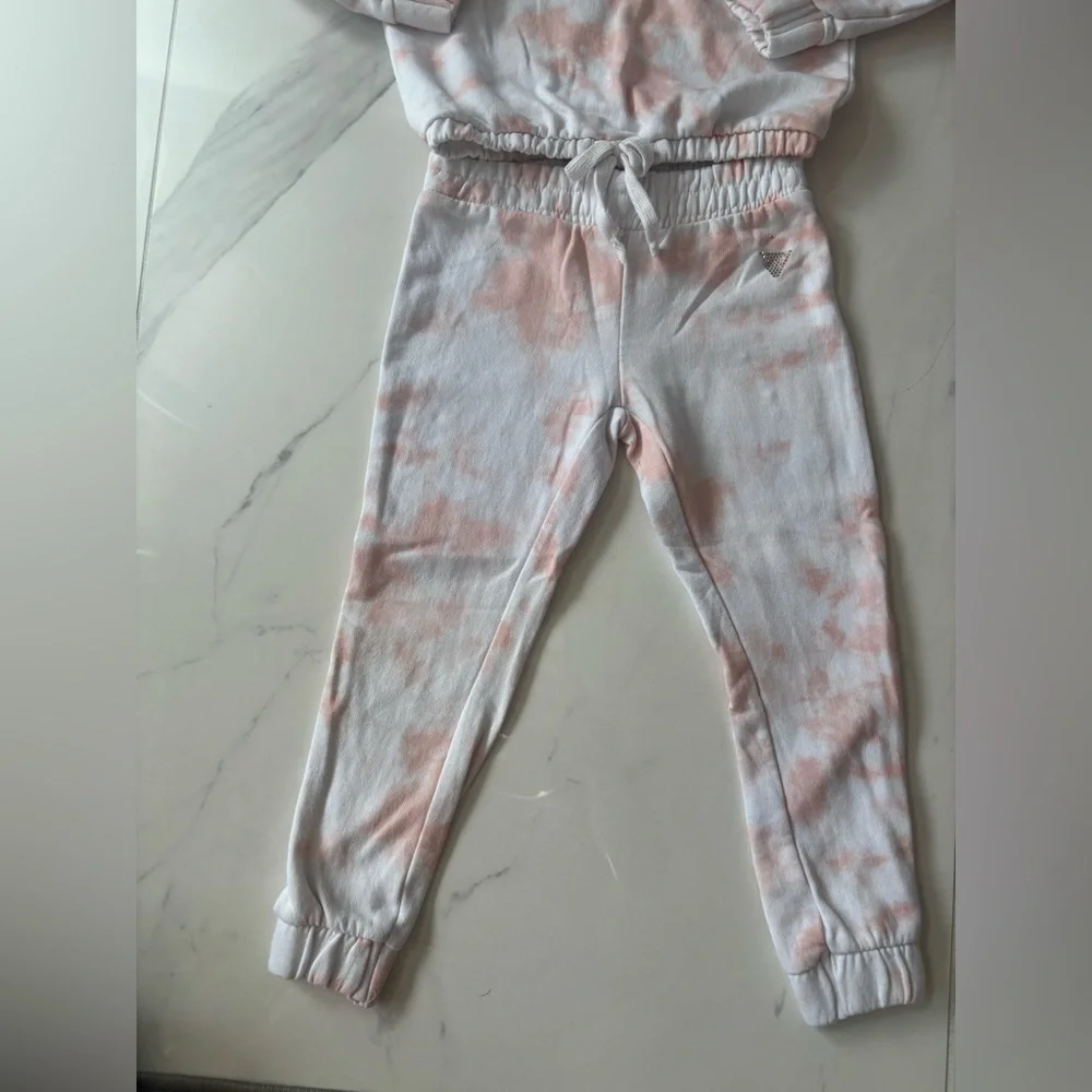 Guess Kids Pink and White Tie-Dye Set - Picture 4 of 8